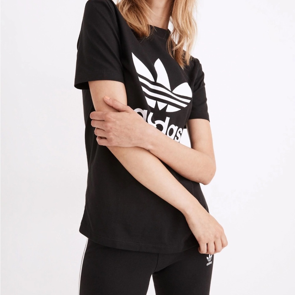 Adidas tshirt size M